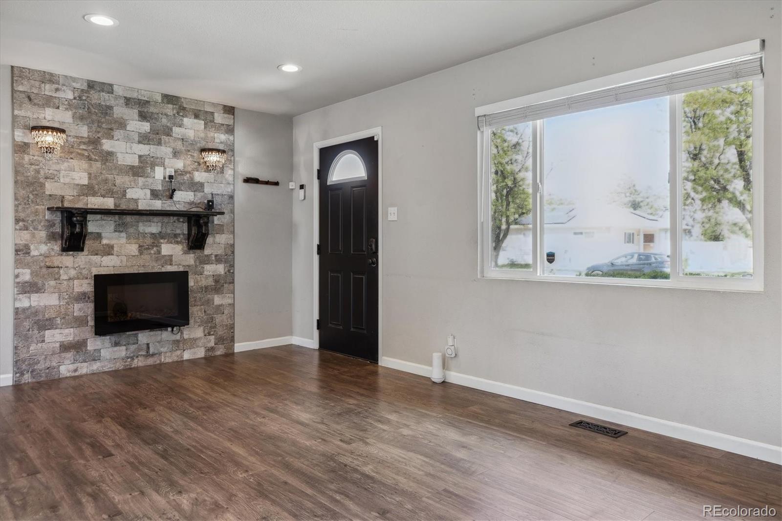 MLS Image #4 for 765  iola street,aurora, Colorado