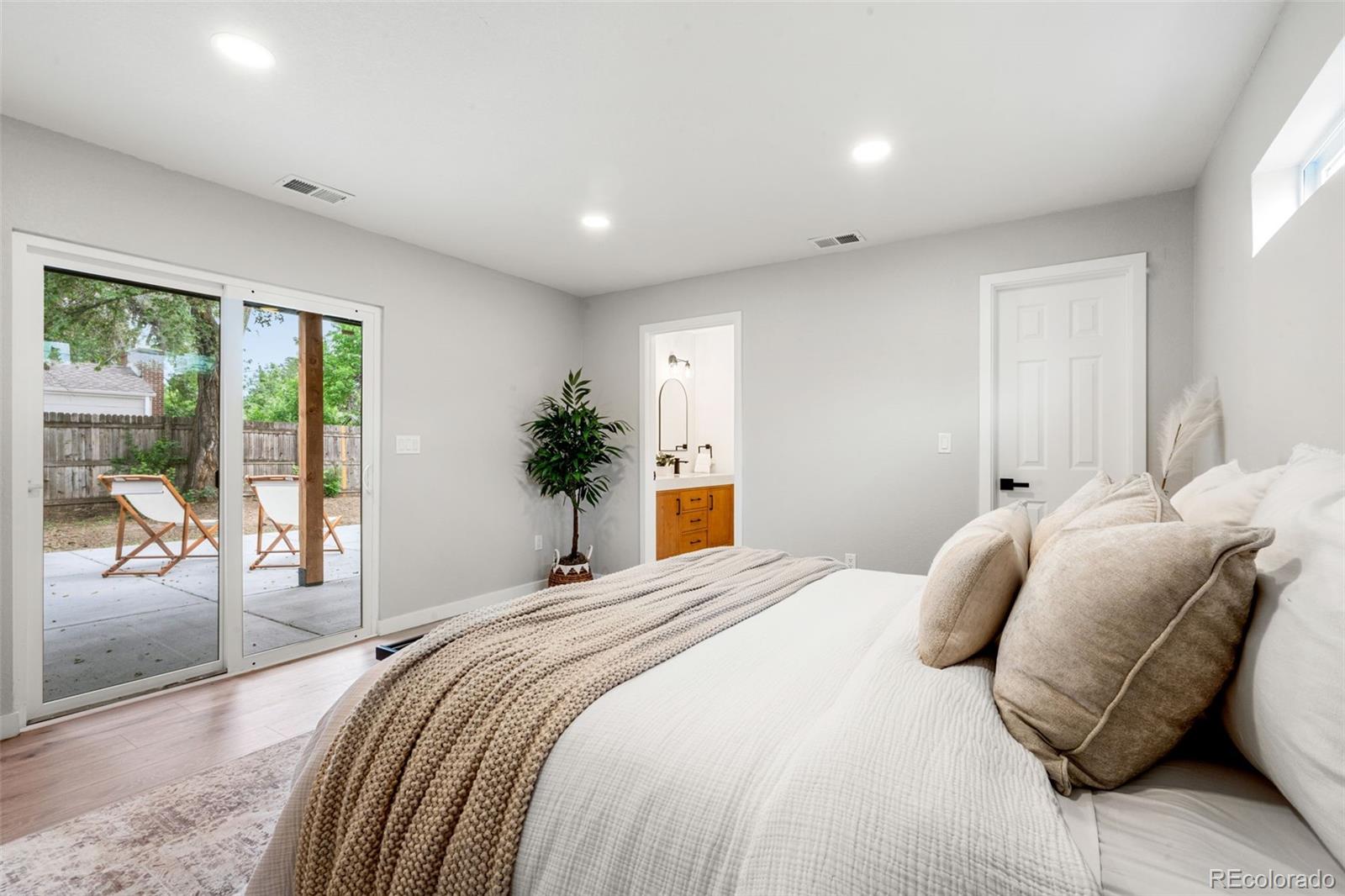 MLS Image #18 for 3061 s glencoe street,denver, Colorado
