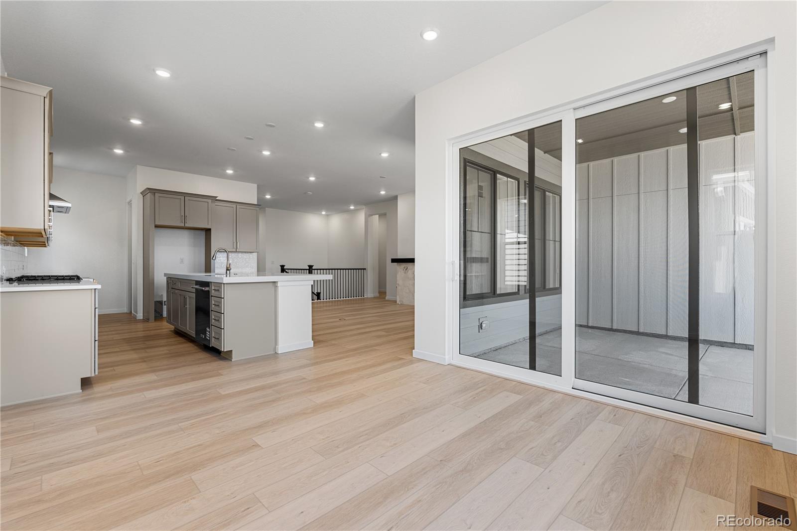 MLS Image #3 for 11126  amber light circle,littleton, Colorado