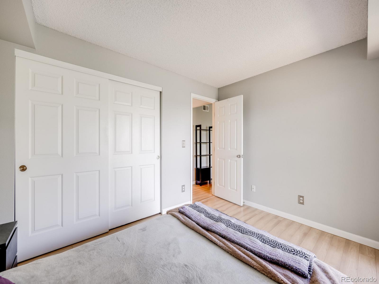 MLS Image #10 for 2575 s syracuse way,denver, Colorado