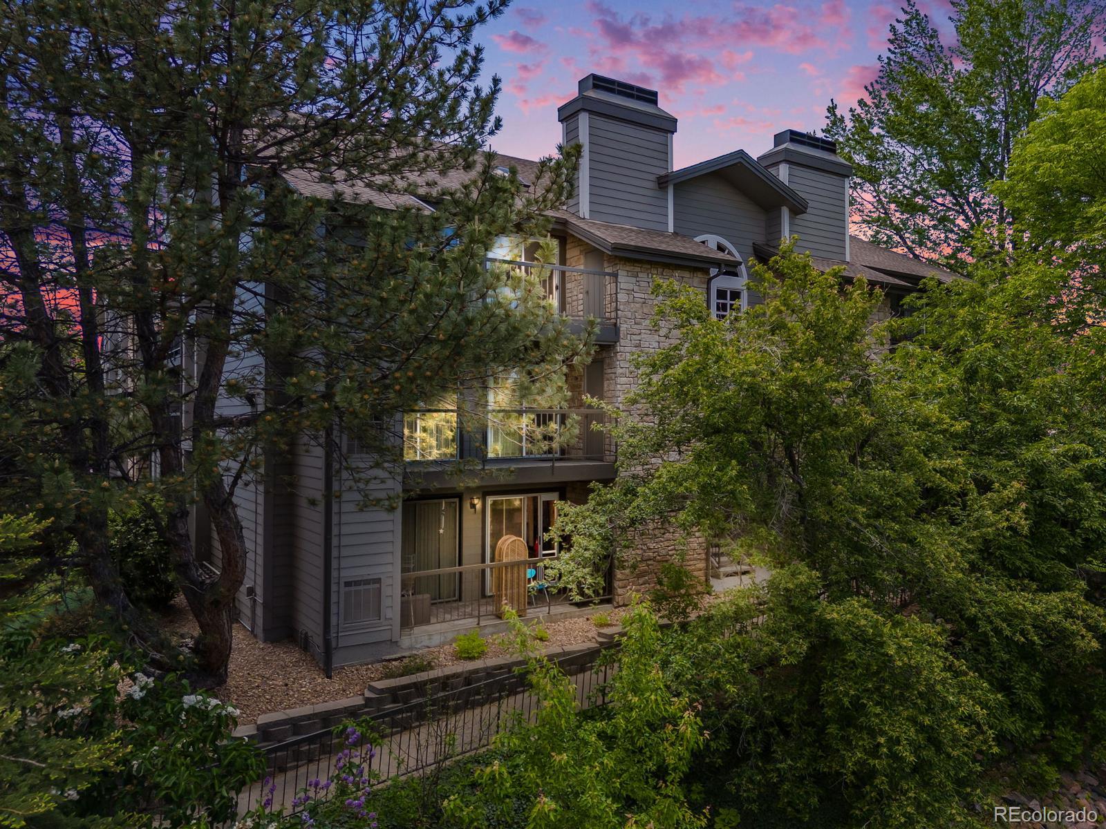 MLS Image #18 for 2575 s syracuse way,denver, Colorado