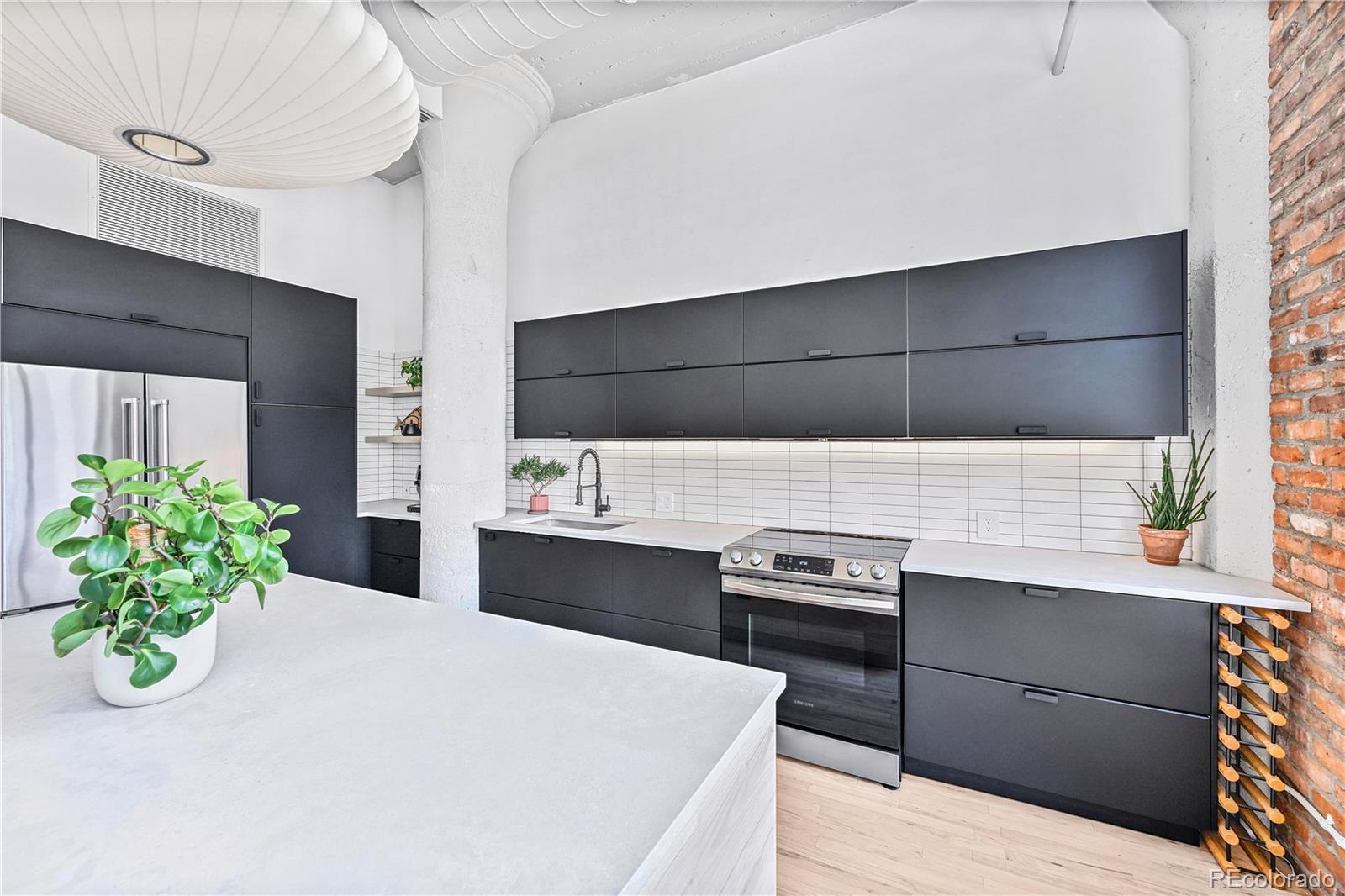 MLS Image #2 for 2000  arapahoe street 503,denver, Colorado