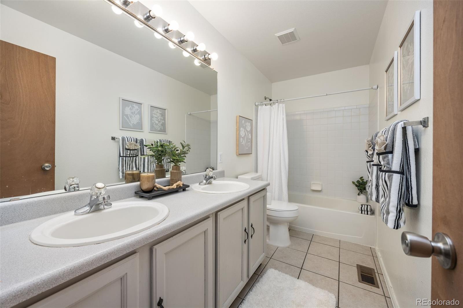 MLS Image #14 for 18899 e whitaker circle,aurora, Colorado