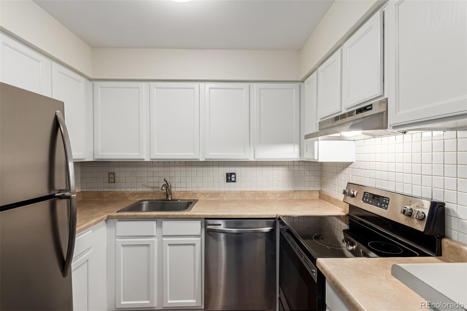 MLS Image #8 for 12047 e harvard avenue,aurora, Colorado