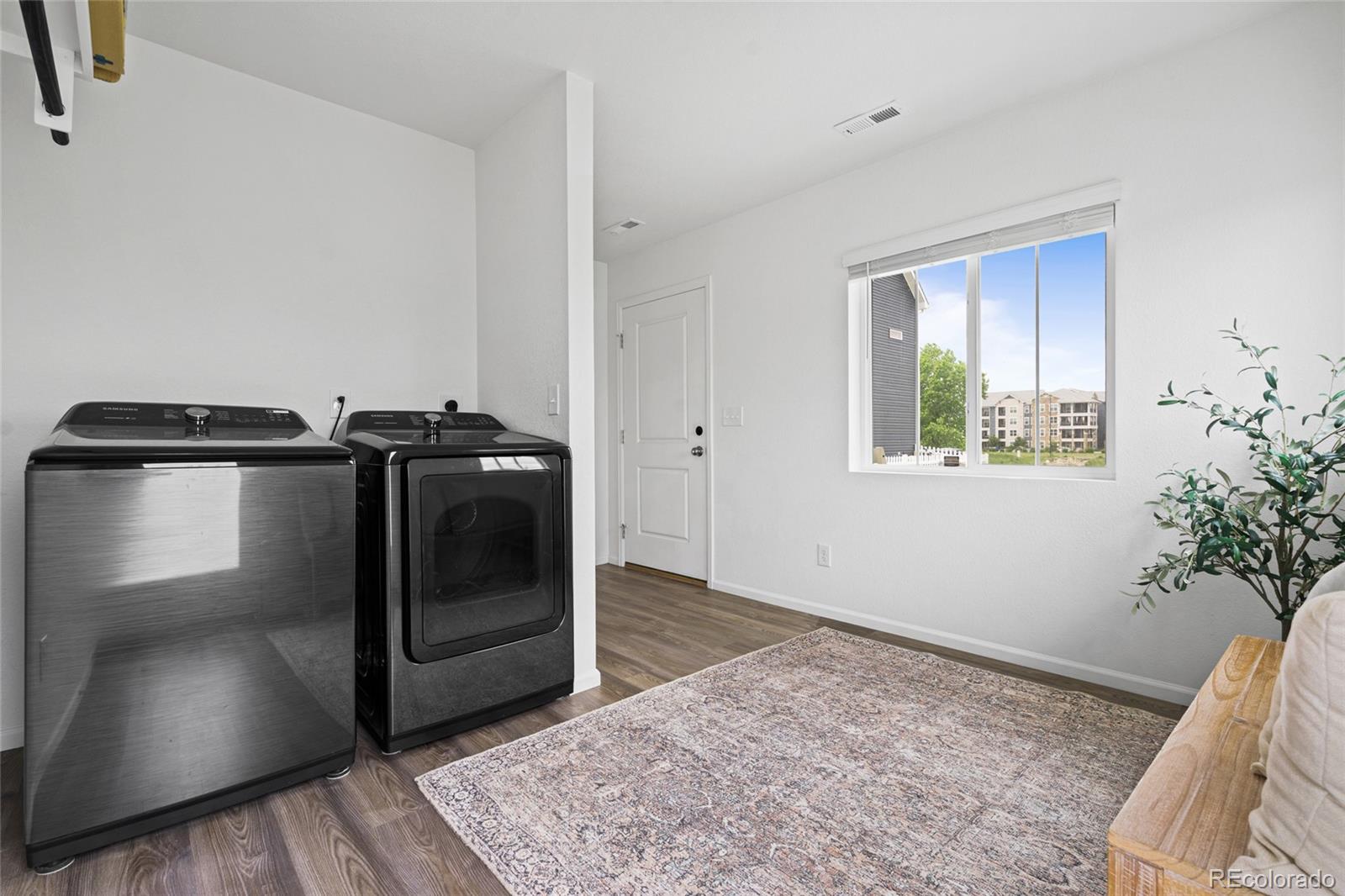 MLS Image #14 for 18645 e 54th place,denver, Colorado