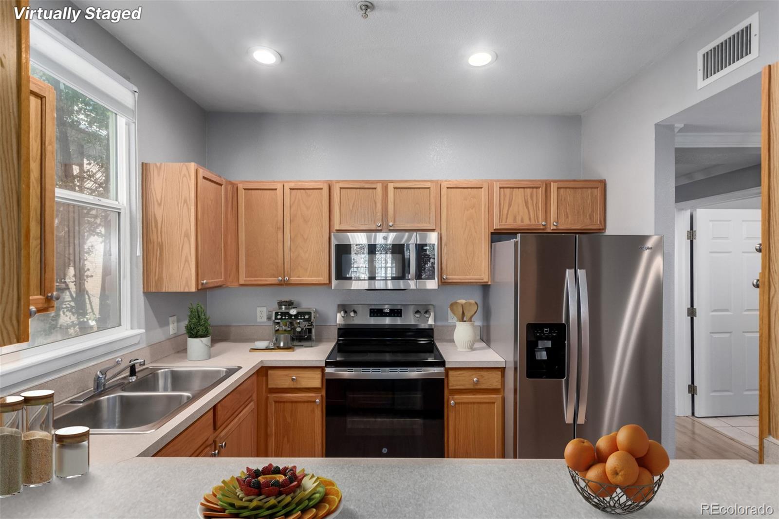 MLS Image #11 for 1521  vine street,denver, Colorado