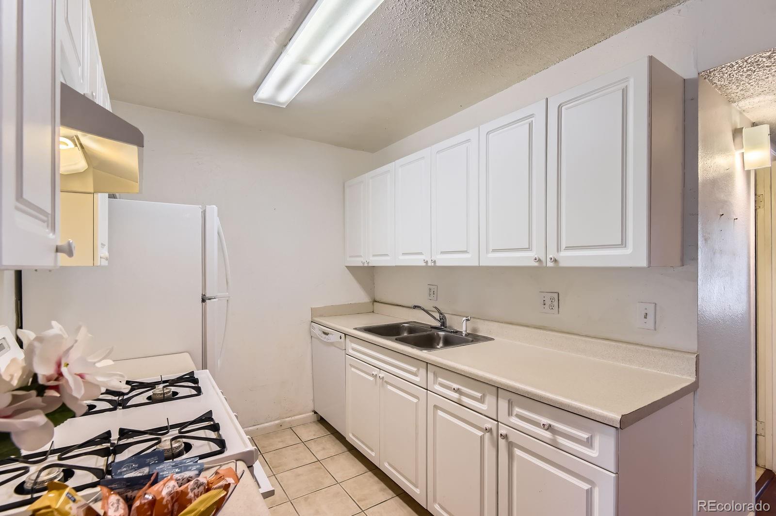 MLS Image #4 for 10762 e exposition avenue,aurora, Colorado