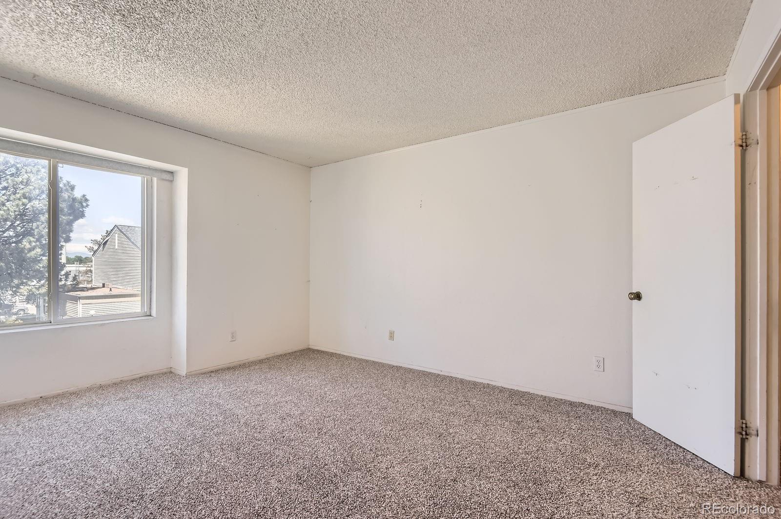MLS Image #5 for 10762 e exposition avenue,aurora, Colorado
