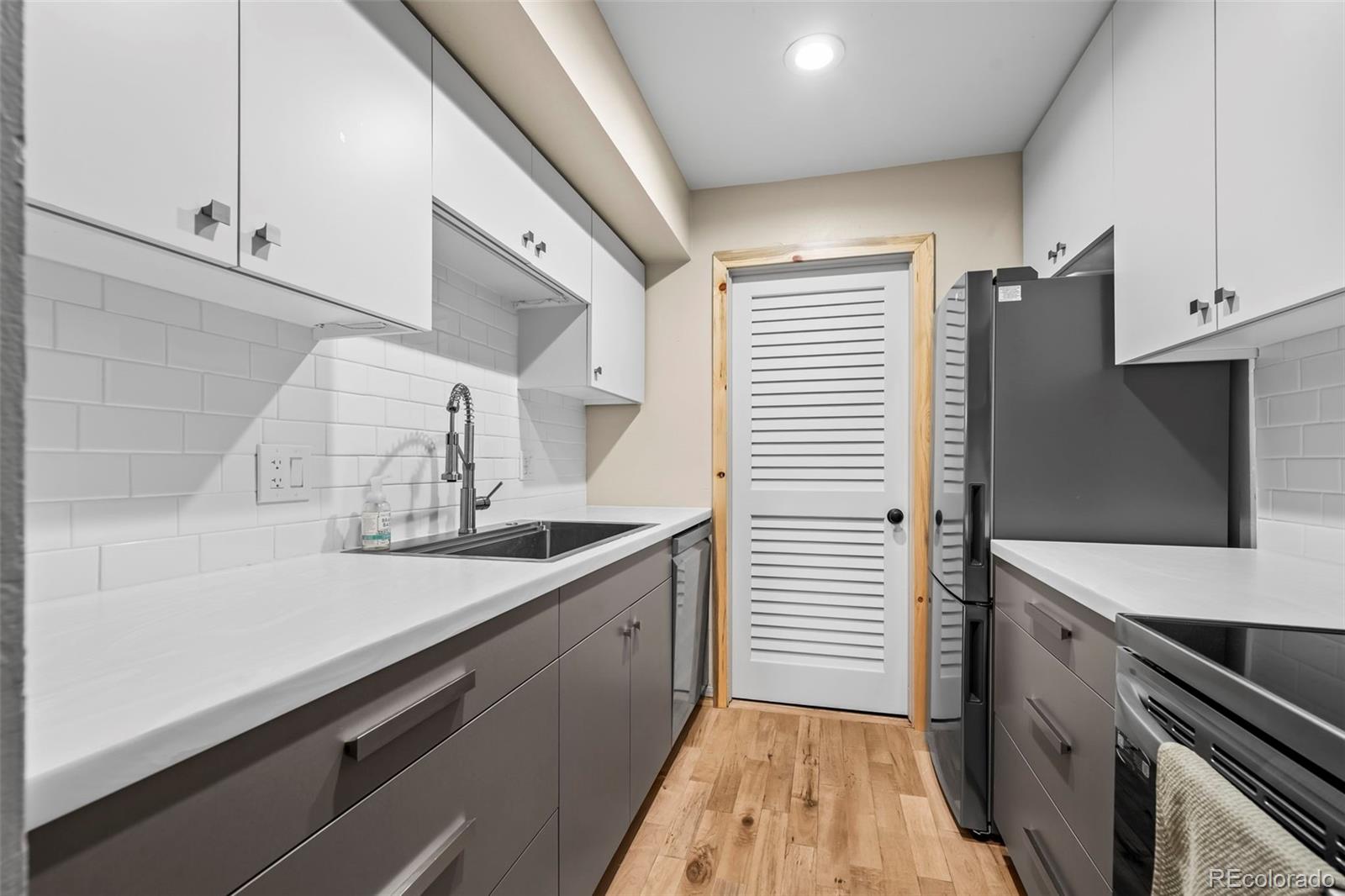 MLS Image #8 for 8738  chase drive,arvada, Colorado