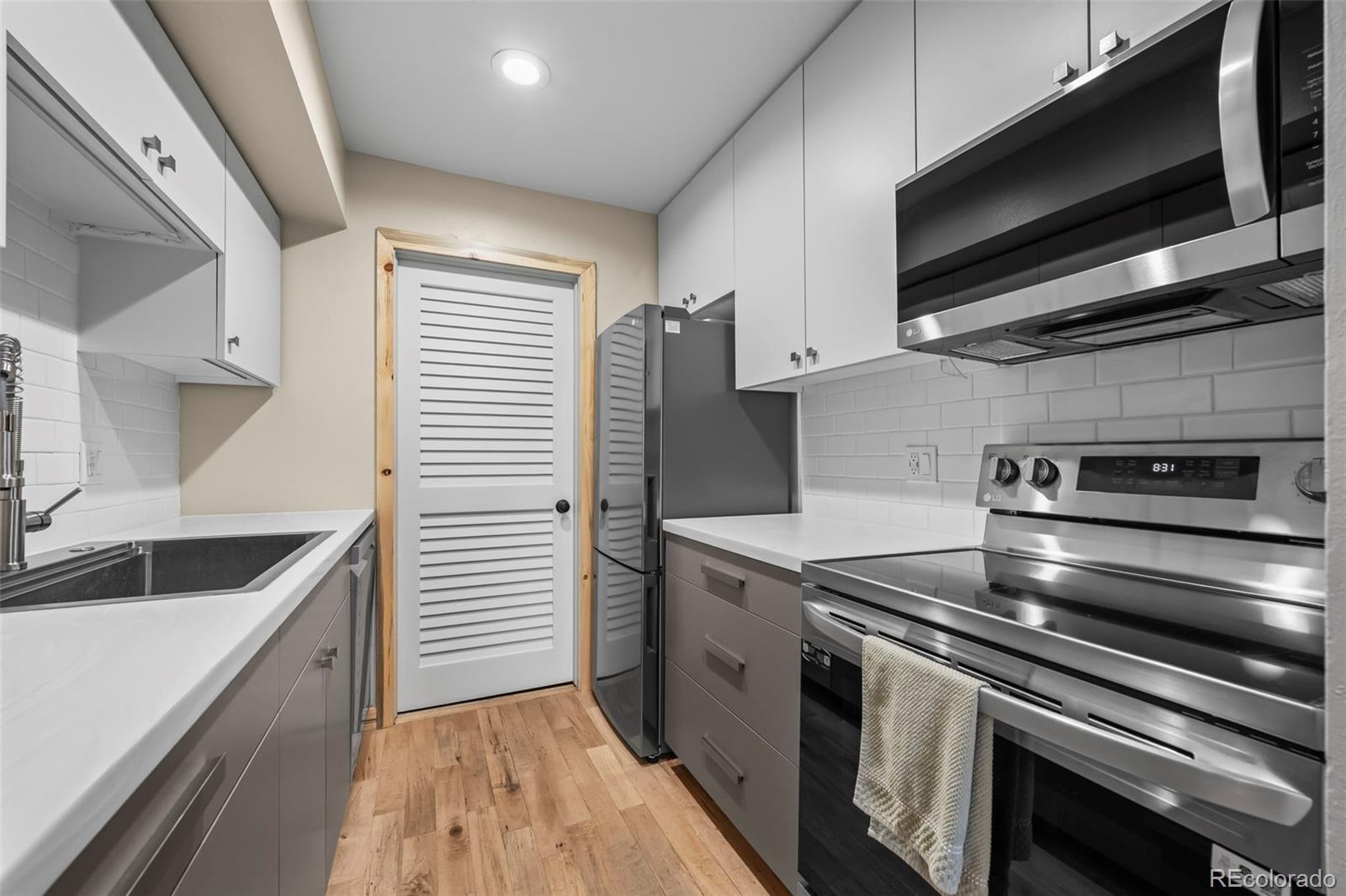 MLS Image #9 for 8738  chase drive,arvada, Colorado
