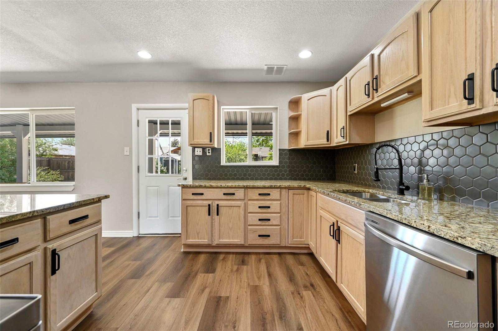 MLS Image #12 for 971  ursula street,aurora, Colorado