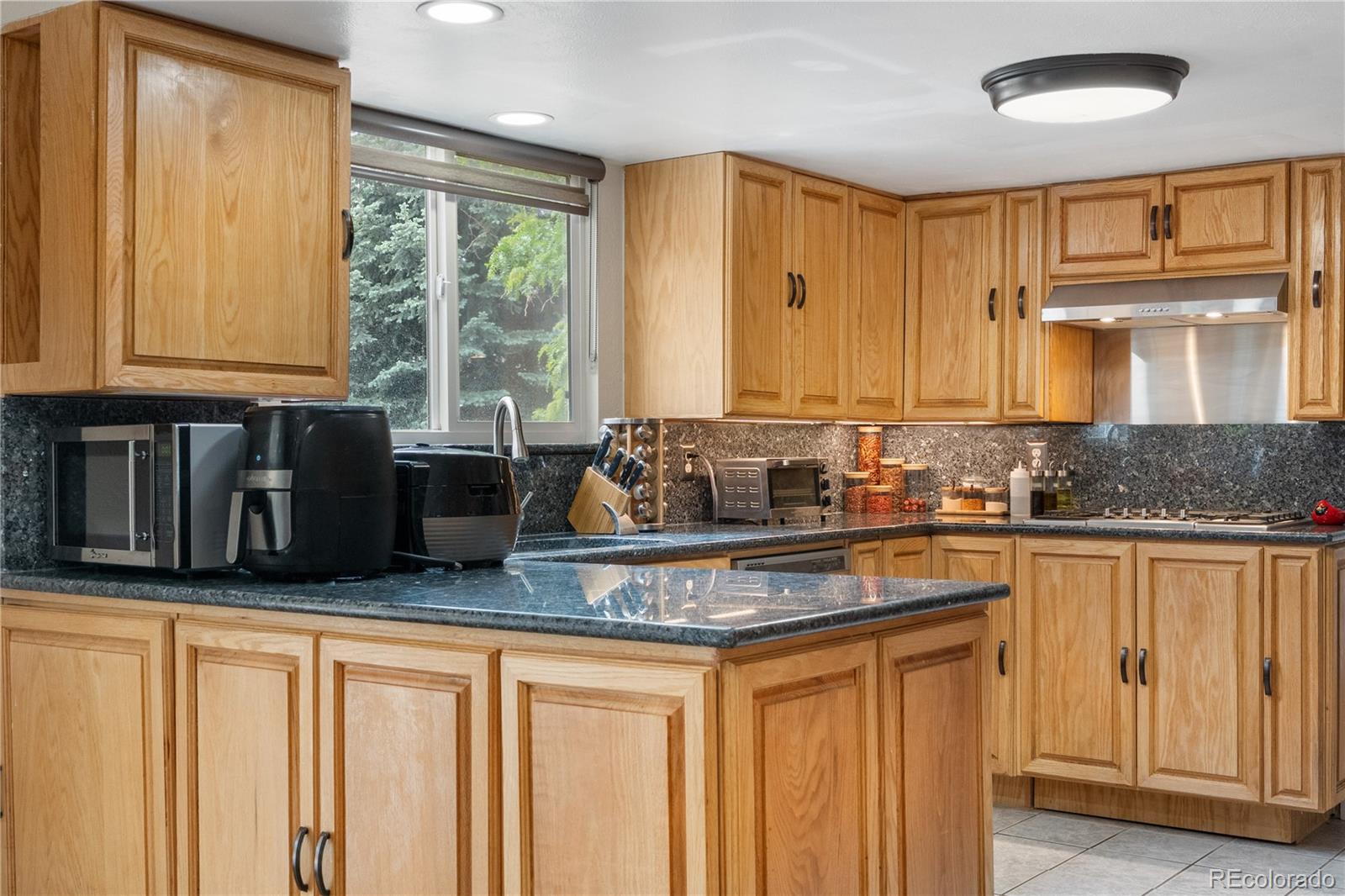 MLS Image #2 for 1758 s tucson street,aurora, Colorado