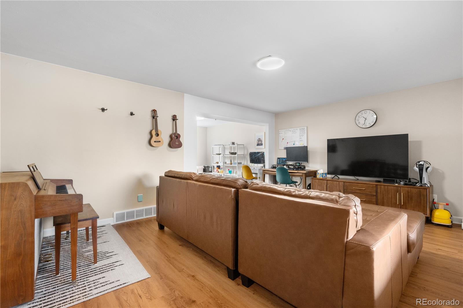 MLS Image #9 for 1758 s tucson street,aurora, Colorado