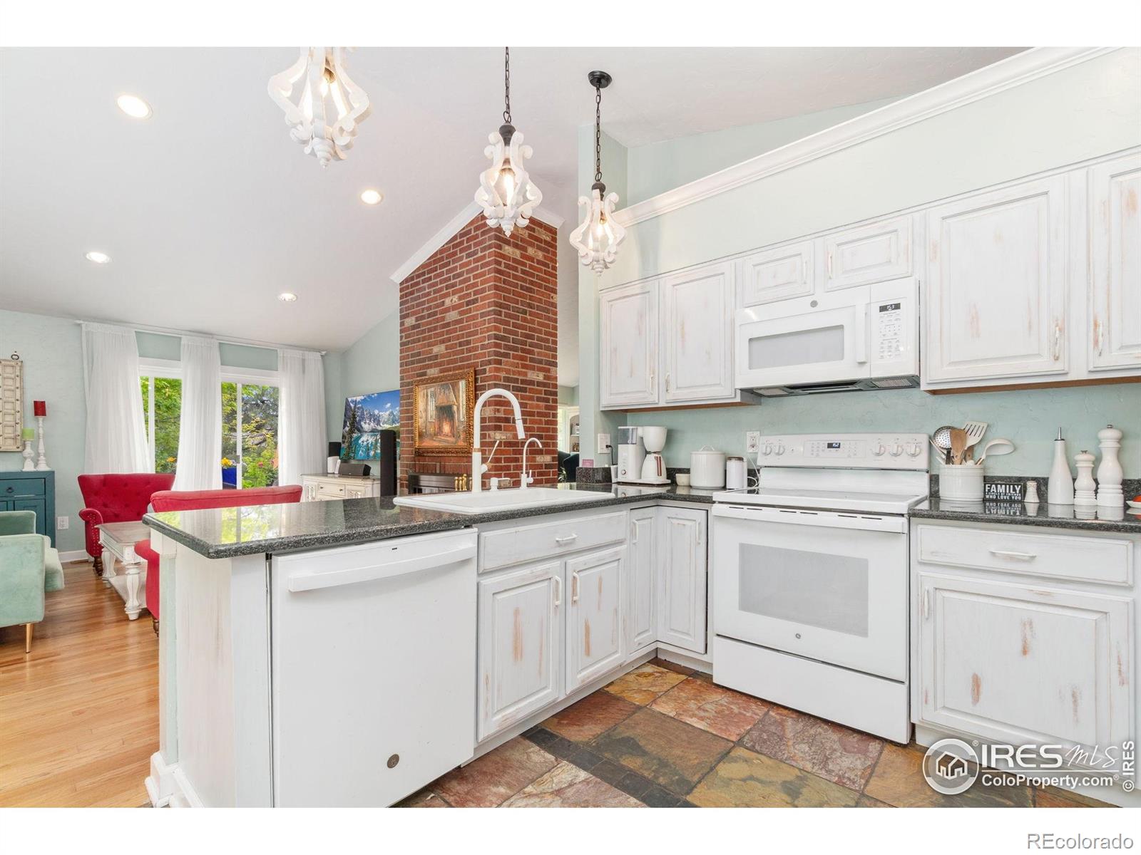 MLS Image #11 for 8200 s locust way,centennial, Colorado