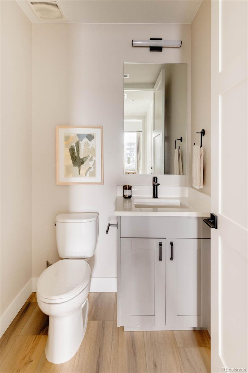 MLS Image #10 for 8260 e 36th avenue,denver, Colorado