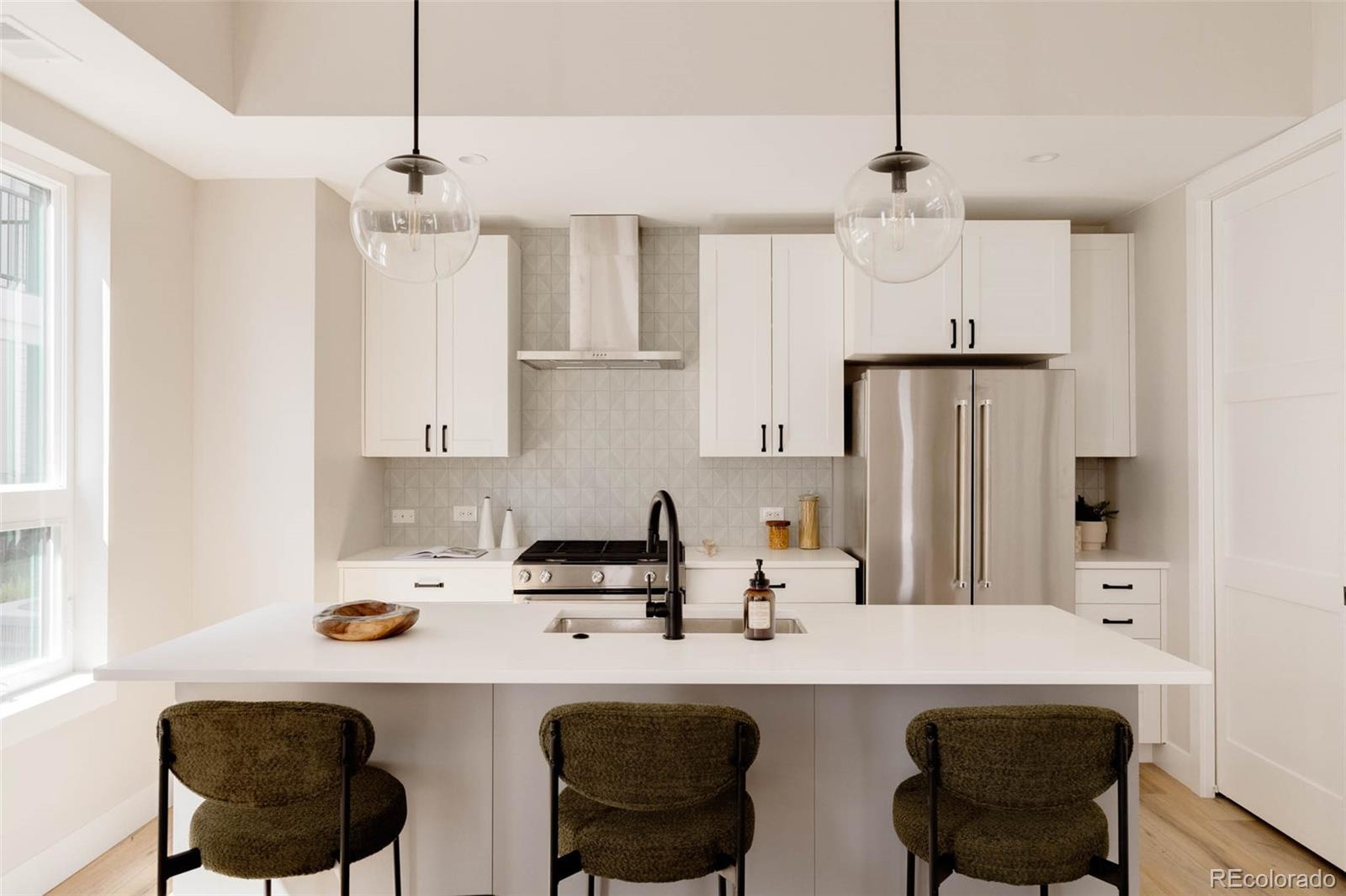 MLS Image #6 for 8260 e 36th avenue,denver, Colorado