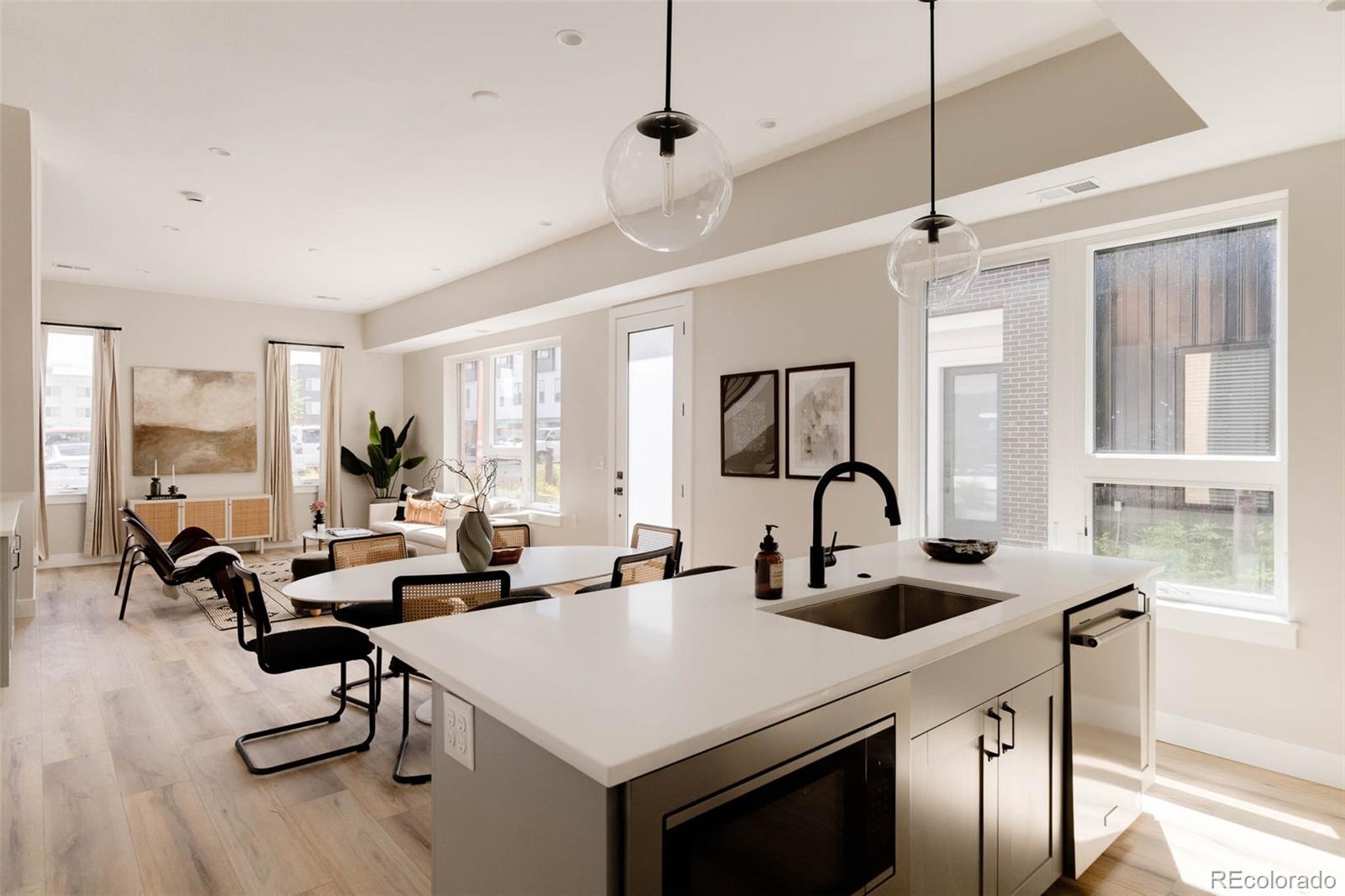 MLS Image #9 for 8260 e 36th avenue,denver, Colorado