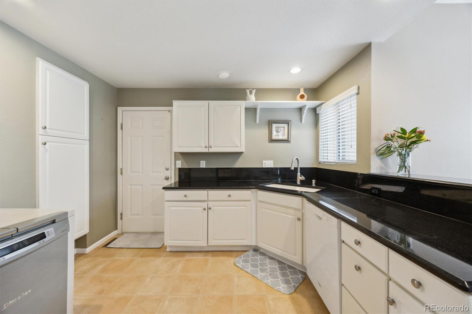 MLS Image #9 for 2164 s troy way,aurora, Colorado