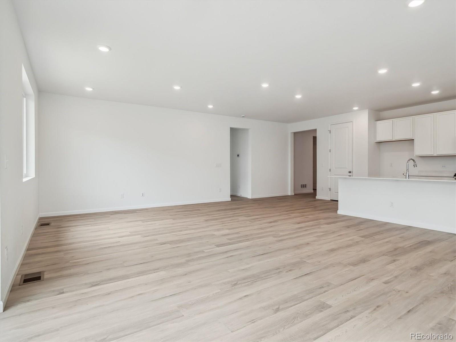 MLS Image #10 for 45916  gentry avenue,bennett, Colorado
