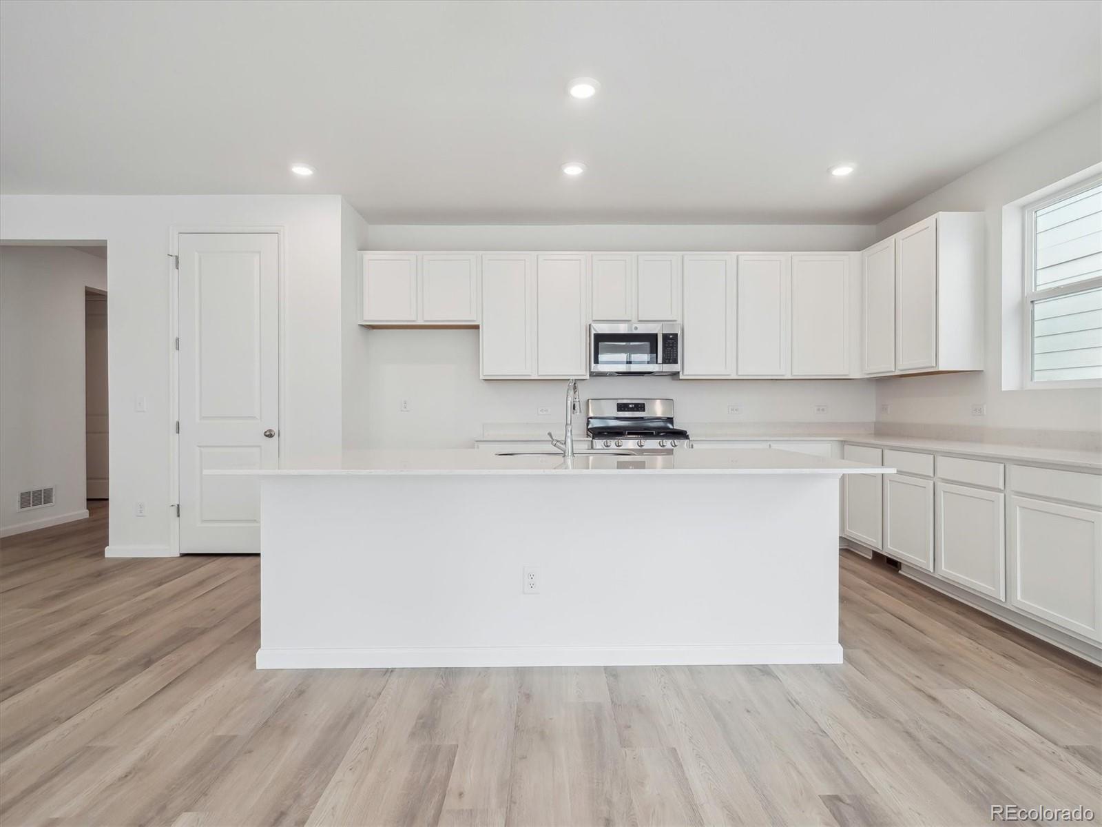 MLS Image #12 for 45916  gentry avenue,bennett, Colorado