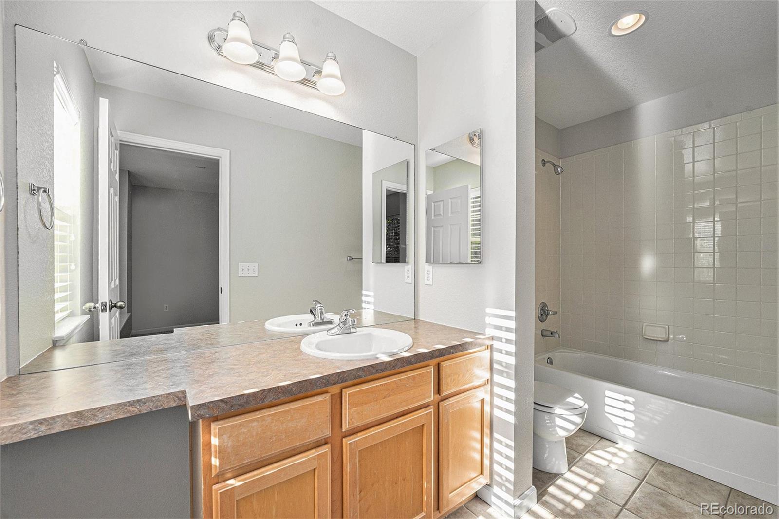 MLS Image #13 for 8735 e 29th place,denver, Colorado
