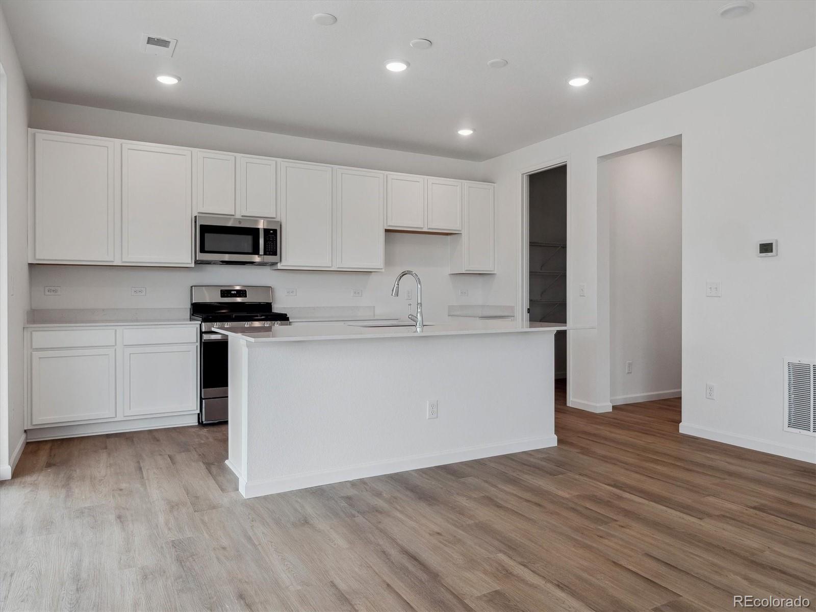 MLS Image #7 for 45909  wood thrush avenue,bennett, Colorado