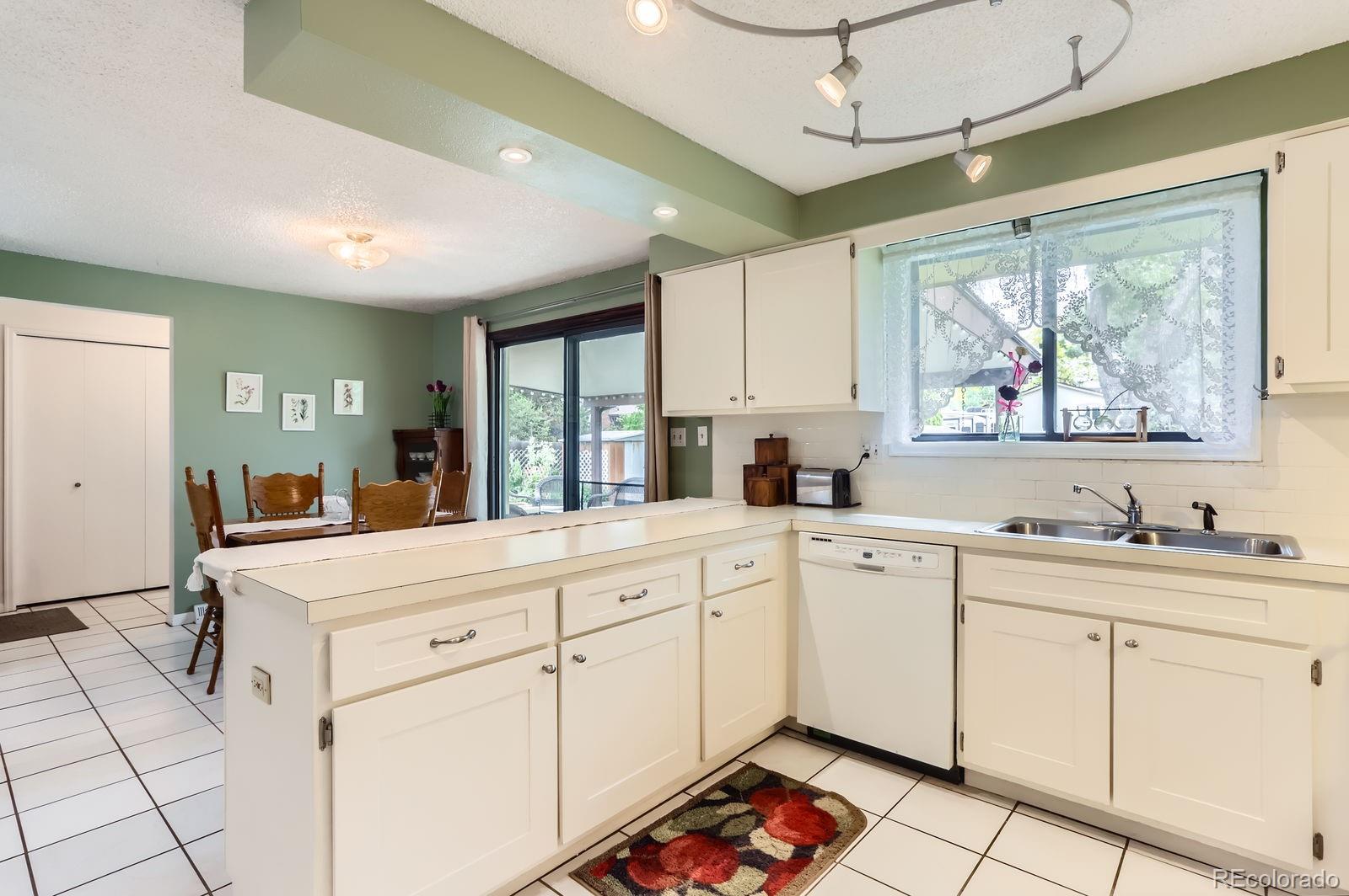 MLS Image #8 for 2310  squires court,longmont, Colorado