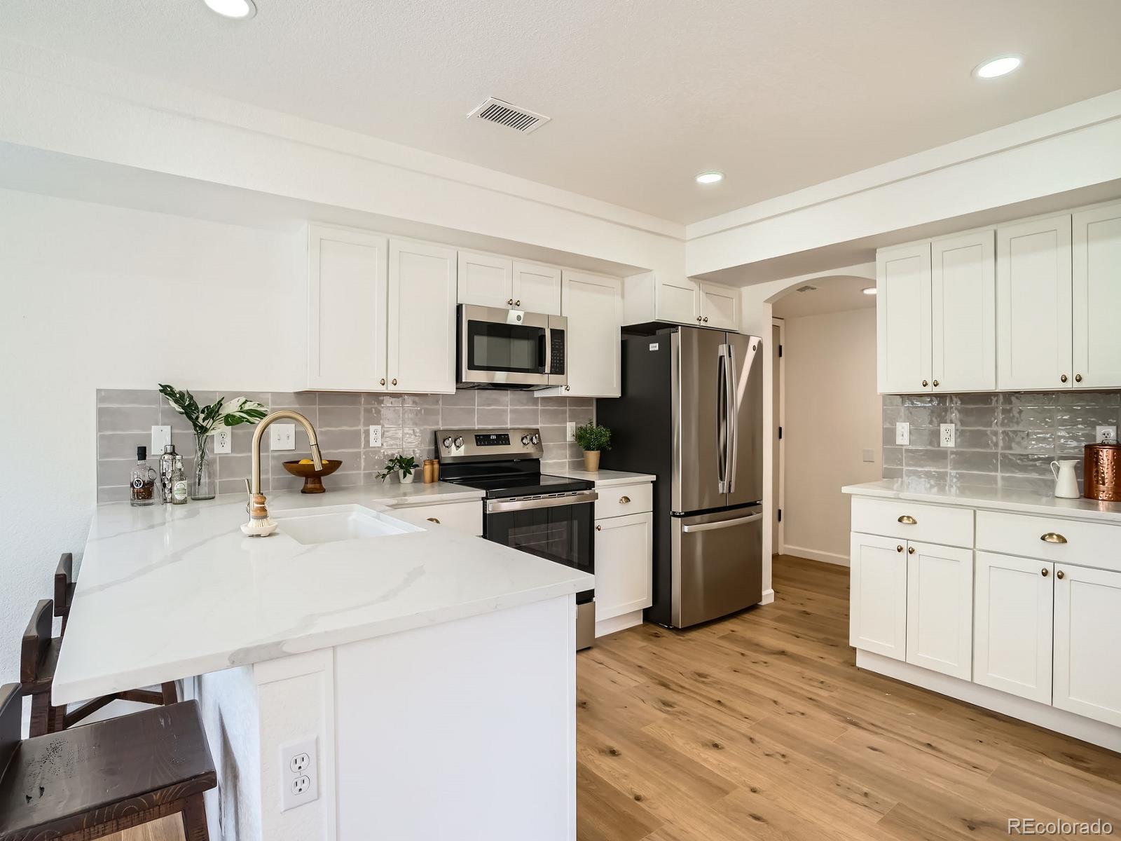 MLS Image #9 for 21472 e 46th avenue,denver, Colorado