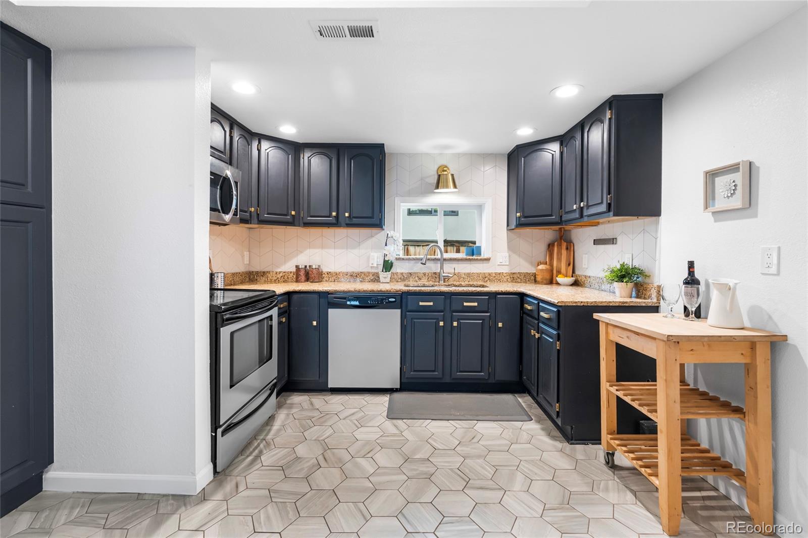 MLS Image #14 for 404 s jasmine street,denver, Colorado