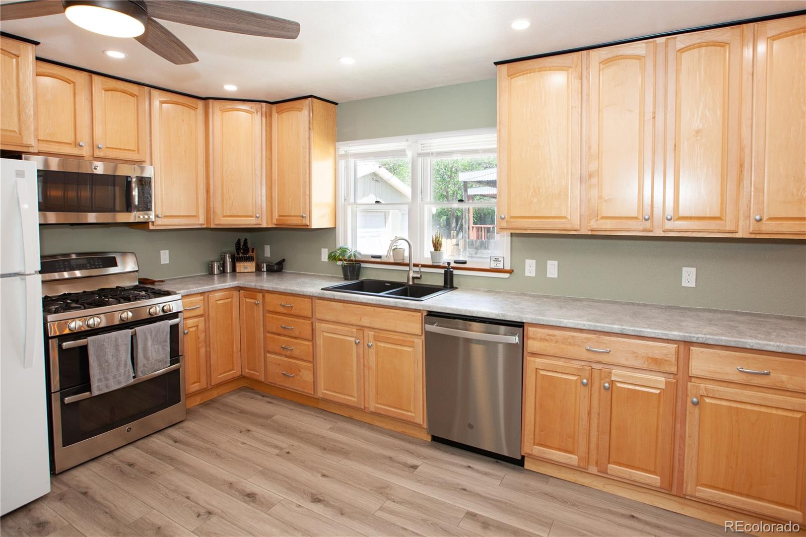 MLS Image #5 for 522  park street,sterling, Colorado