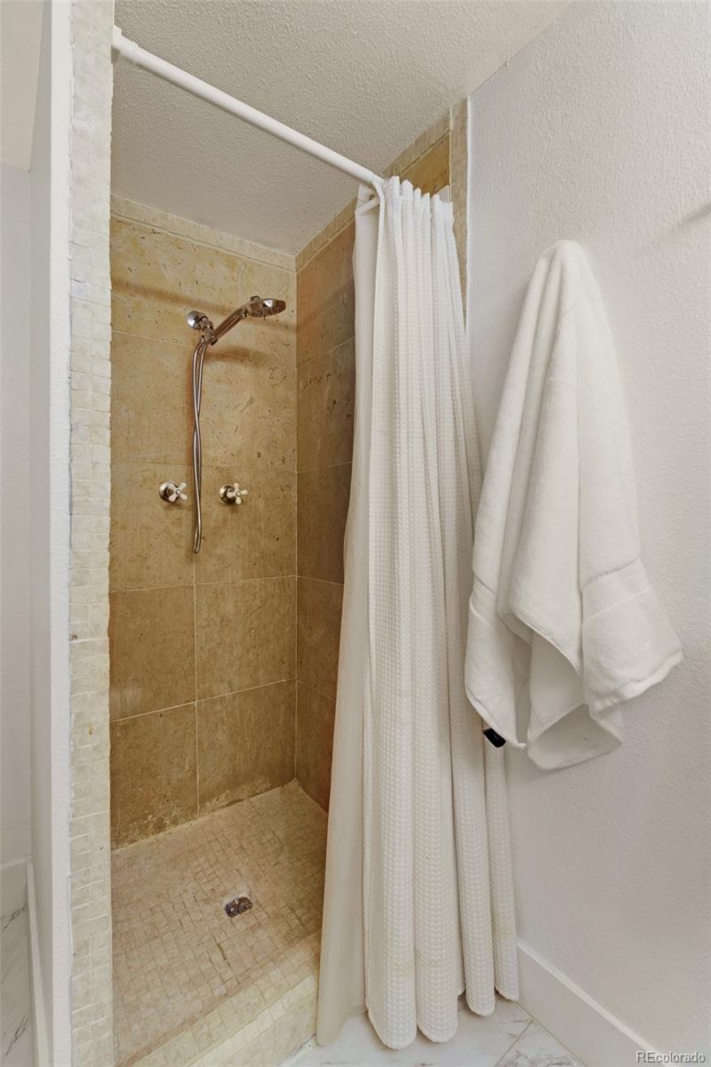 MLS Image #22 for 3341 s monaco parkway,denver, Colorado