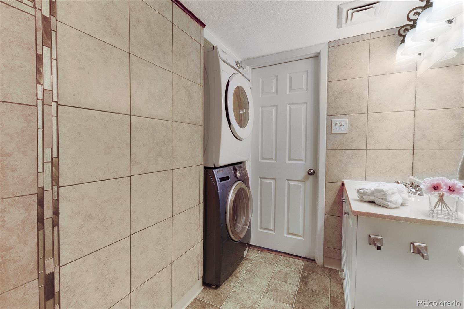 MLS Image #27 for 3341 s monaco parkway,denver, Colorado