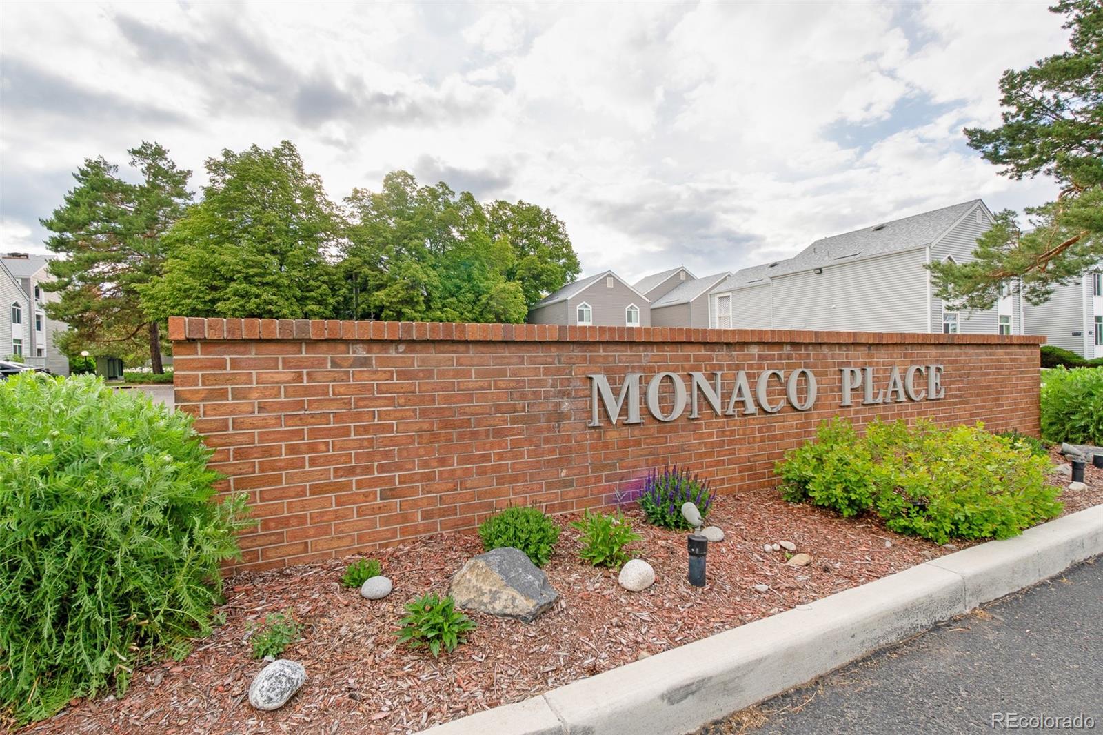MLS Image #28 for 3341 s monaco parkway,denver, Colorado