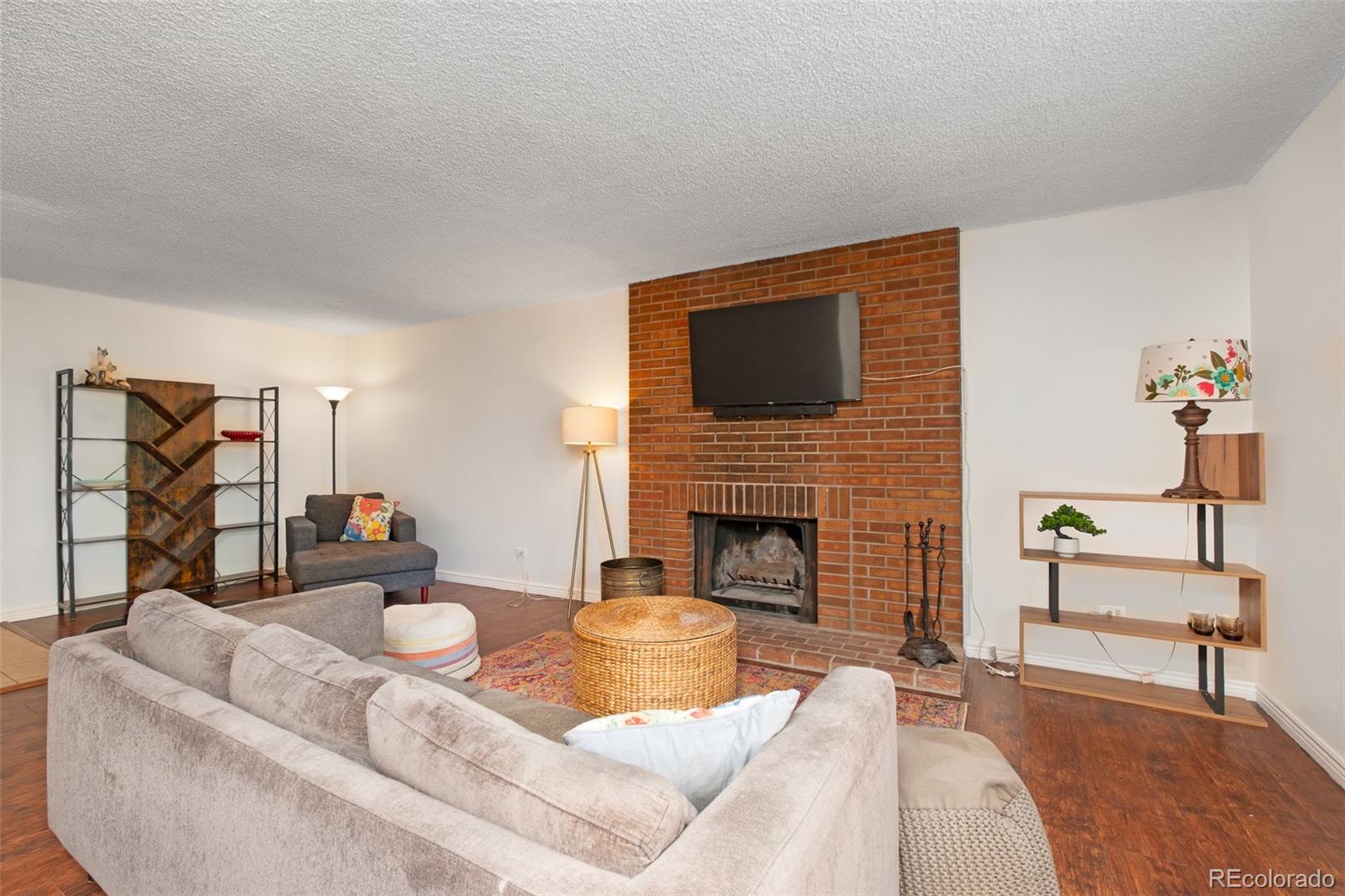 MLS Image #4 for 3341 s monaco parkway,denver, Colorado