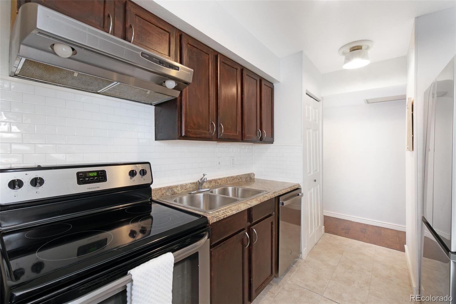 MLS Image #7 for 3341 s monaco parkway,denver, Colorado