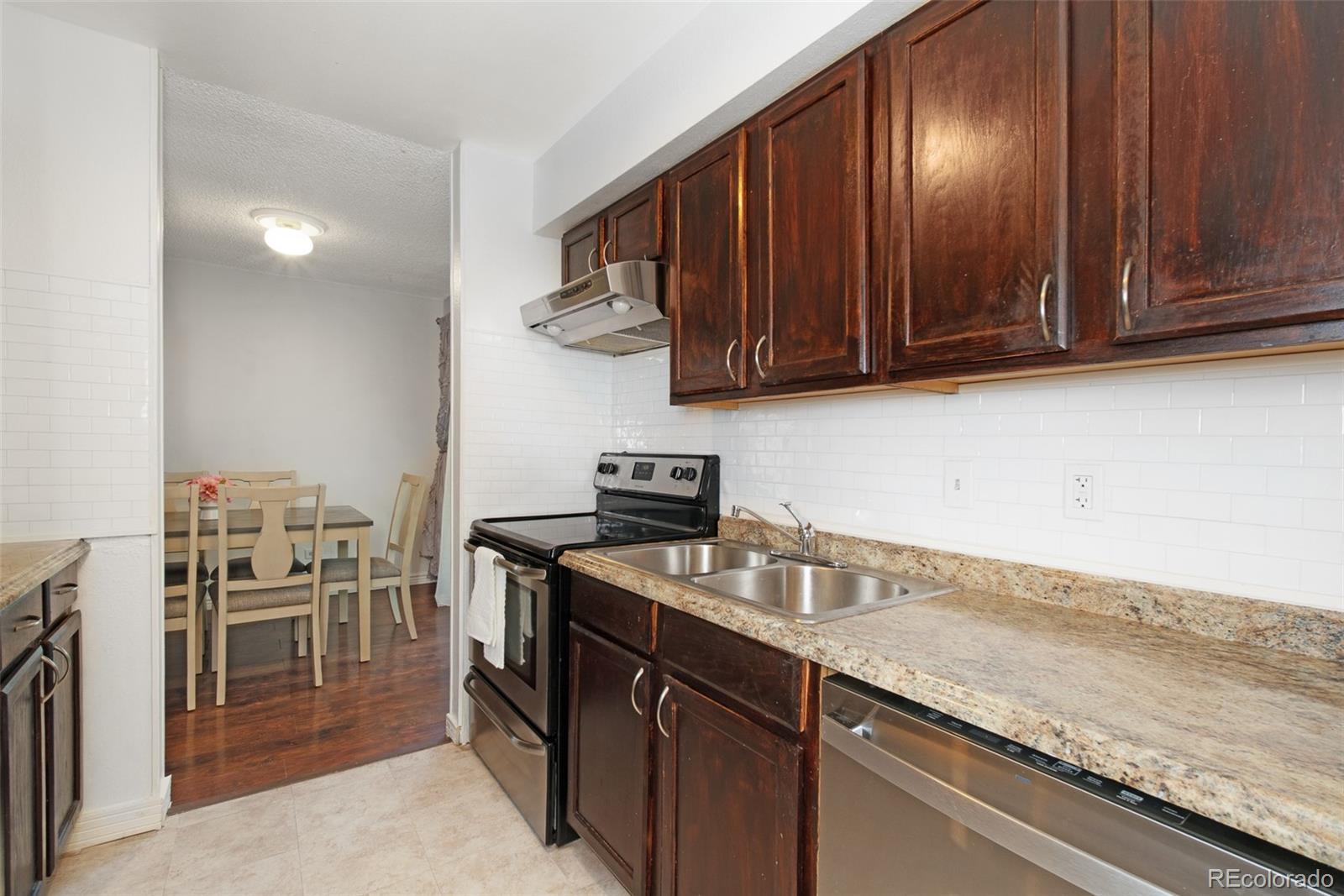 MLS Image #9 for 3341 s monaco parkway,denver, Colorado