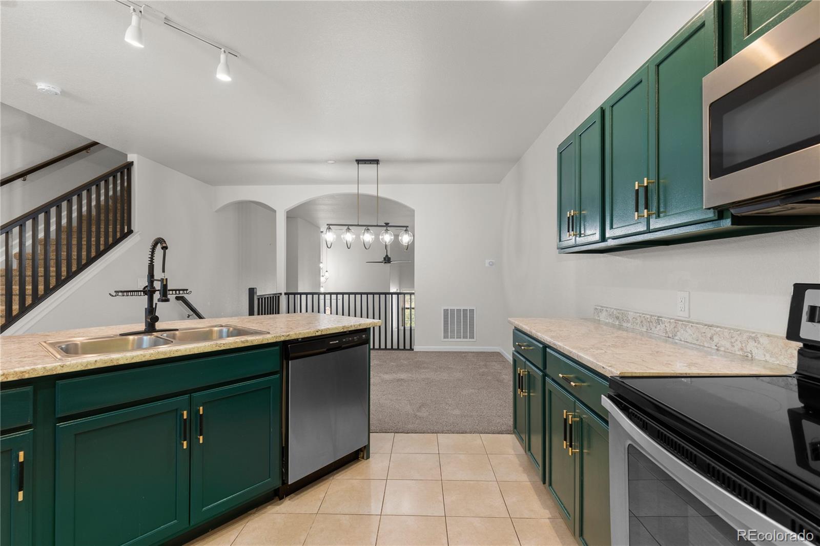 MLS Image #14 for 10578 e jewell avenue ,aurora, Colorado