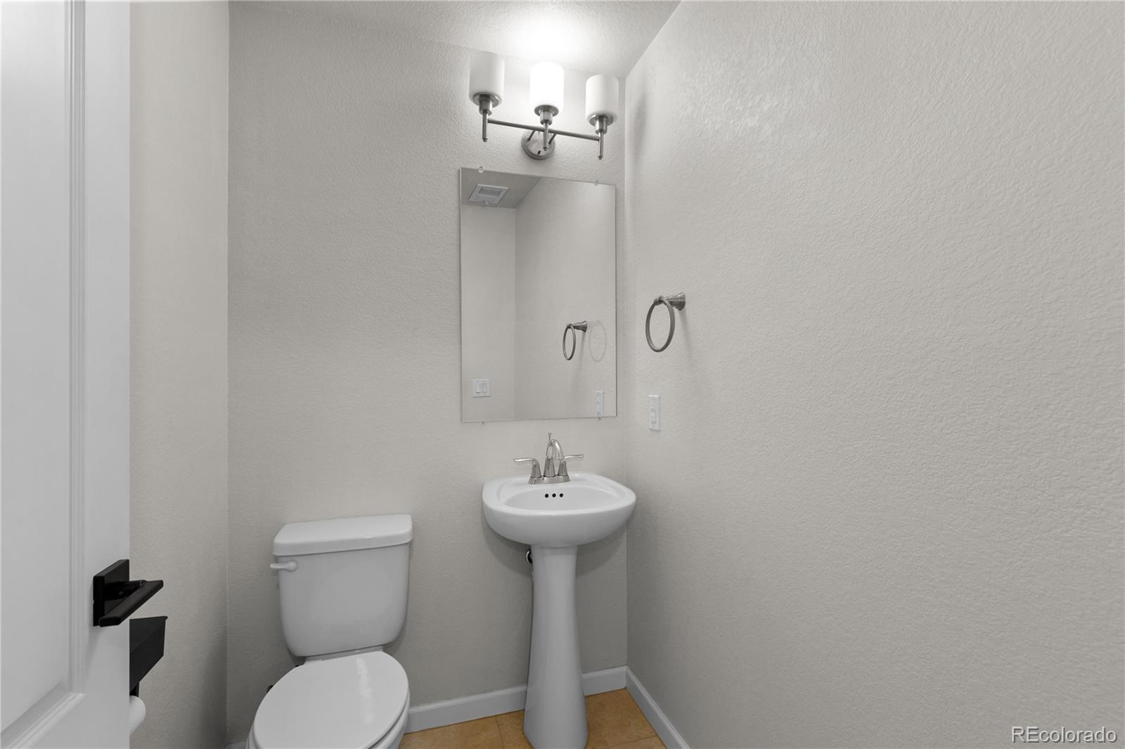 MLS Image #8 for 10578 e jewell avenue ,aurora, Colorado
