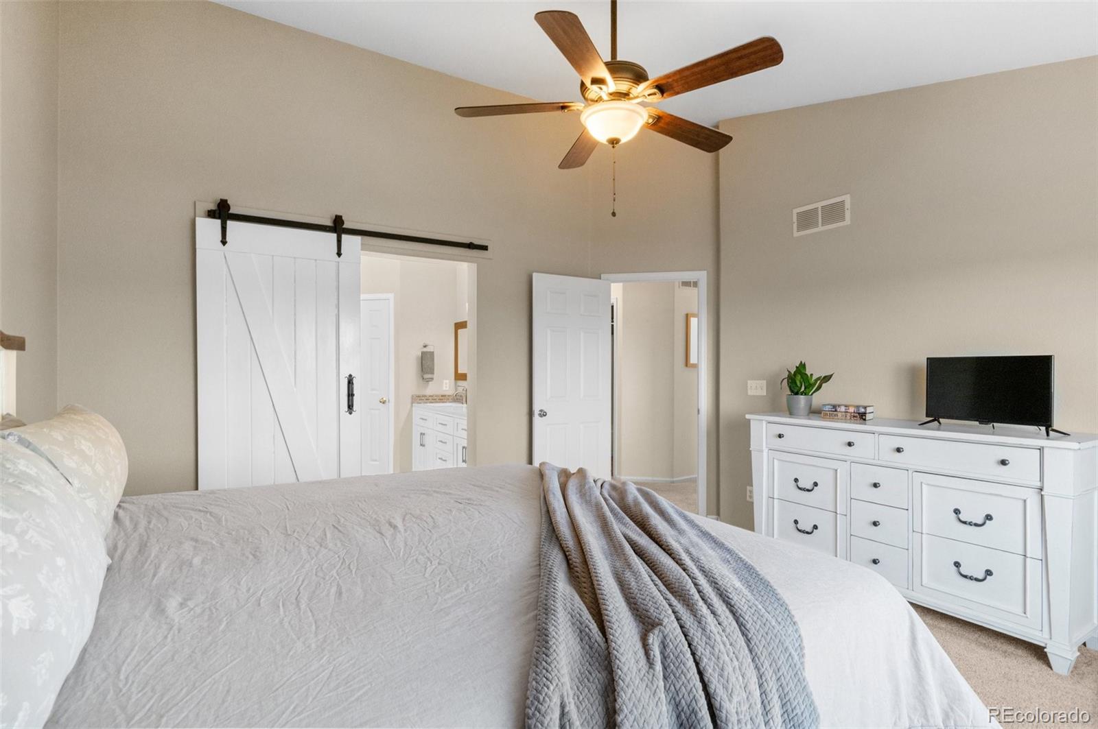 MLS Image #16 for 8864 s field court,littleton, Colorado