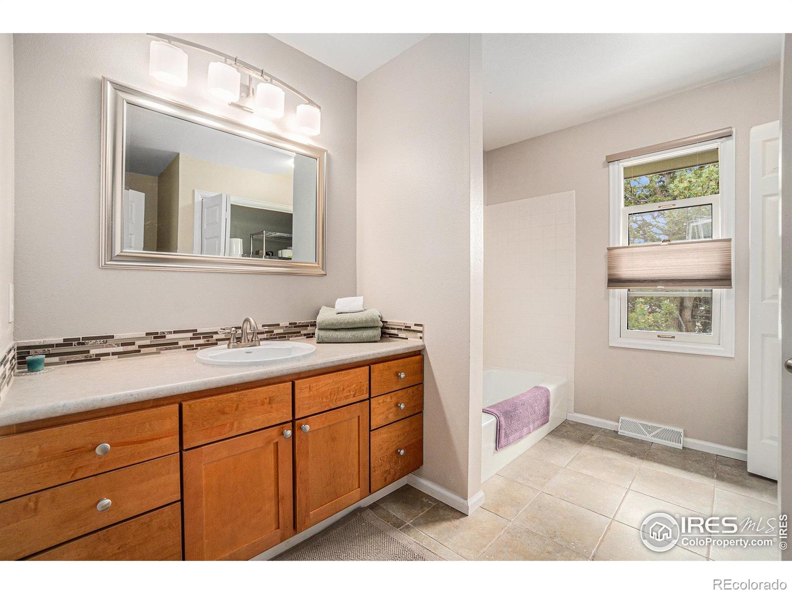 MLS Image #21 for 1119  oakmont court,fort collins, Colorado