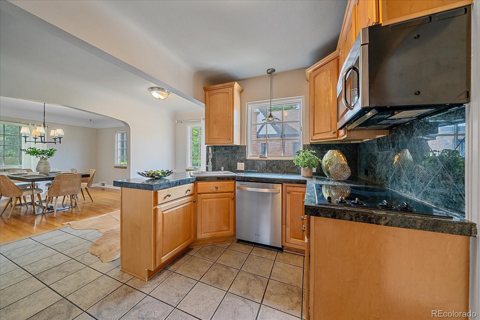 MLS Image #15 for 2065  leyden street,denver, Colorado