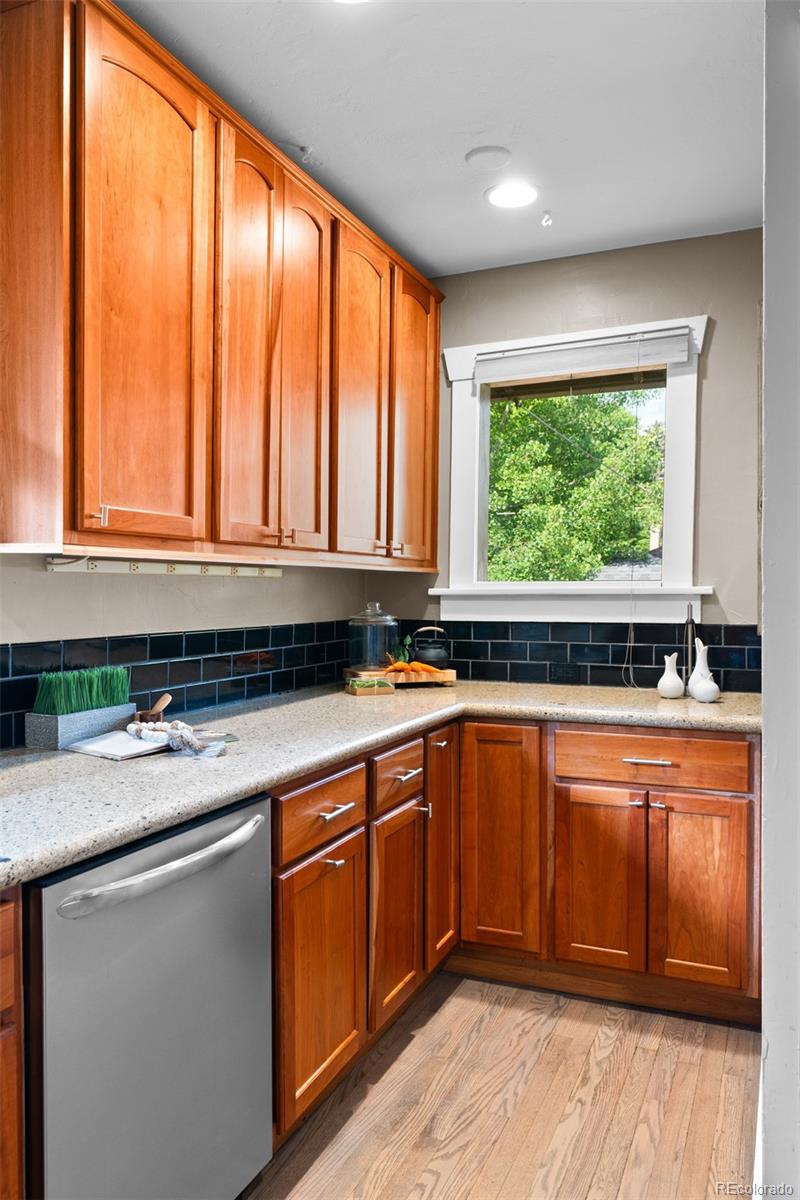MLS Image #16 for 2271  holly street,denver, Colorado