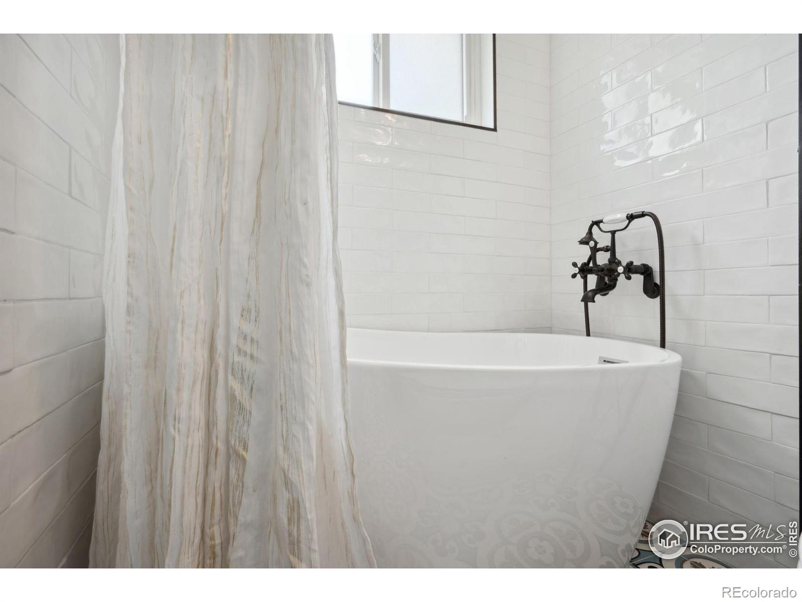 MLS Image #11 for 518  whitmore court,johnstown, Colorado