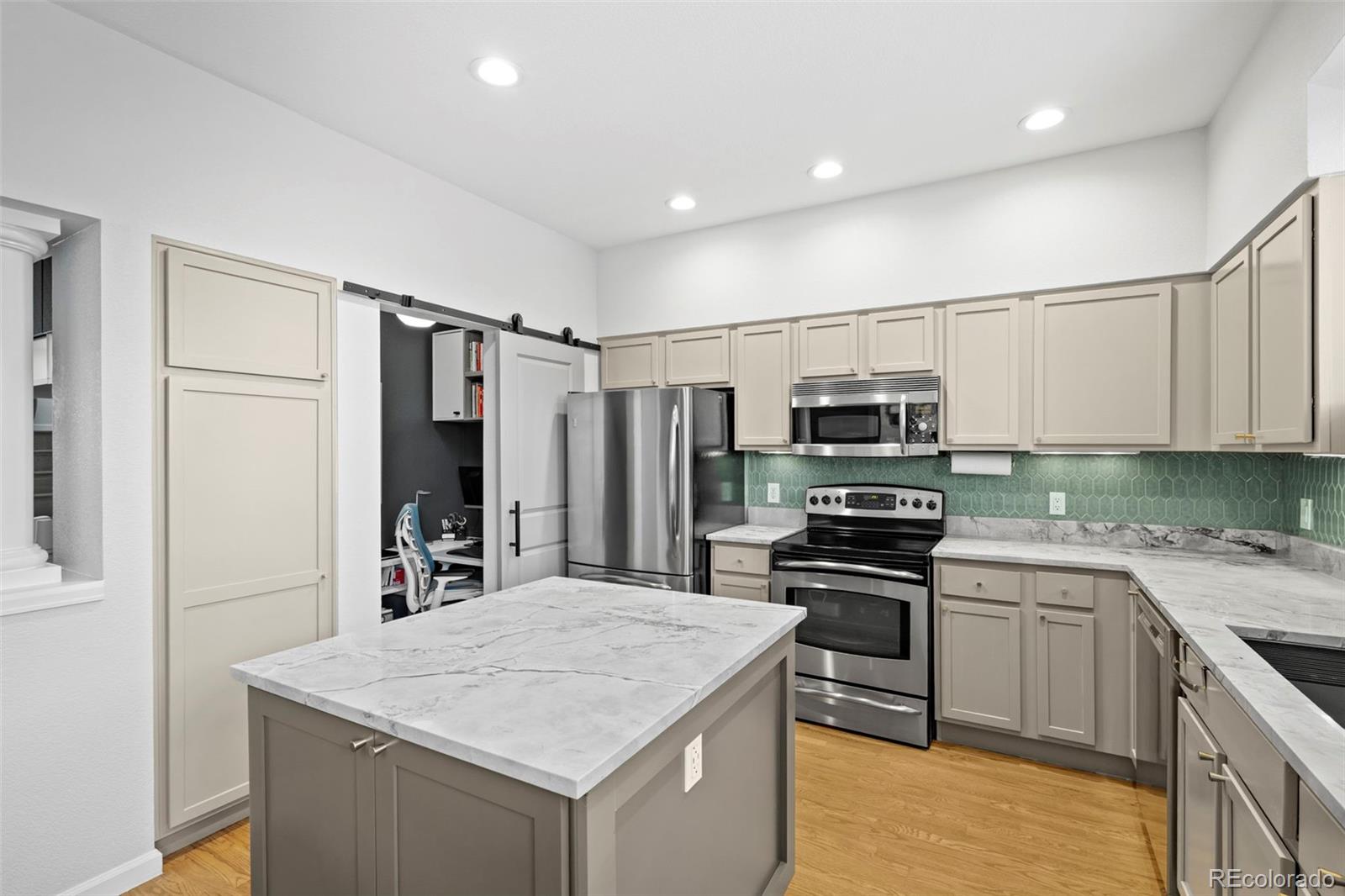 MLS Image #5 for 84  spruce street,denver, Colorado