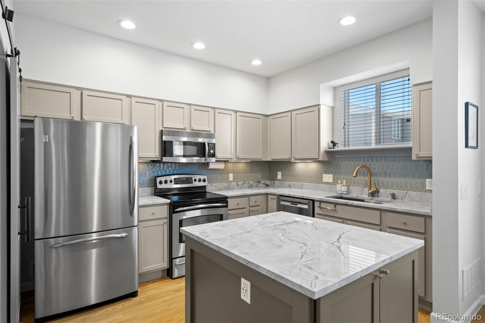 MLS Image #6 for 84  spruce street,denver, Colorado