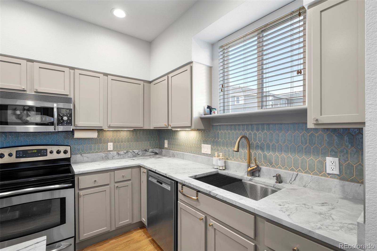 MLS Image #8 for 84  spruce street,denver, Colorado