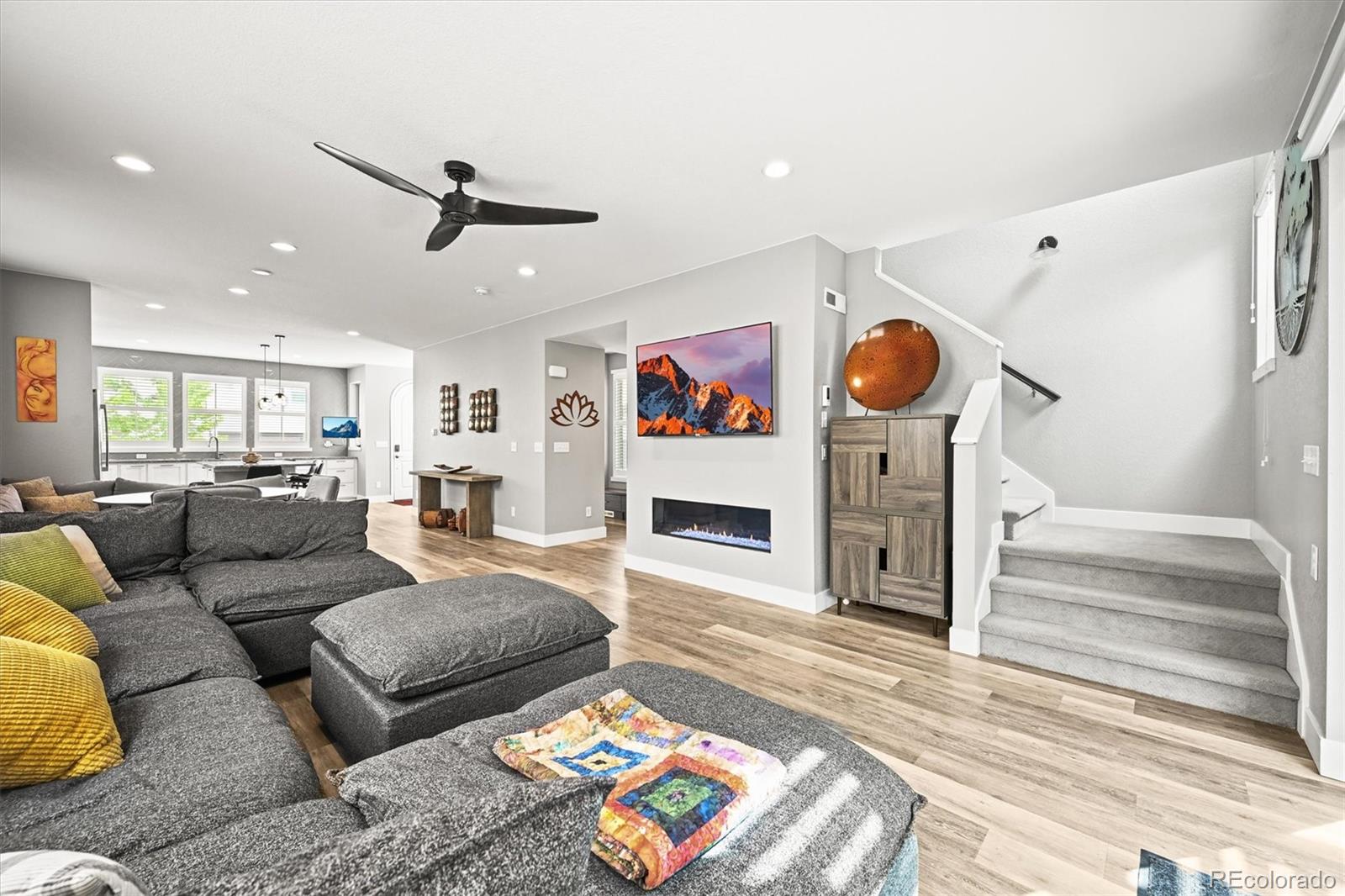 MLS Image #5 for 15547 w vassar avenue,lakewood, Colorado