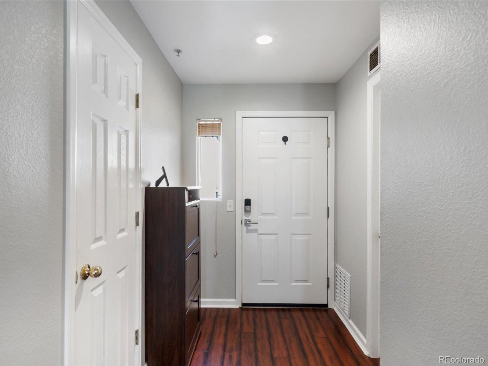 MLS Image #4 for 1747 n pearl street,denver, Colorado