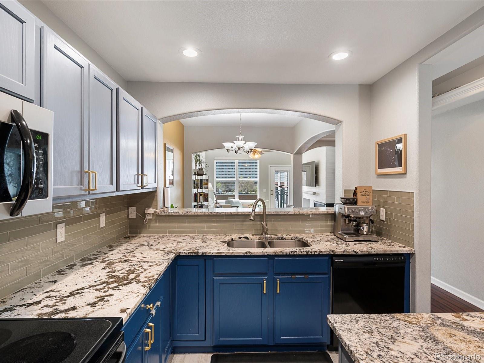 MLS Image #9 for 1747 n pearl street,denver, Colorado