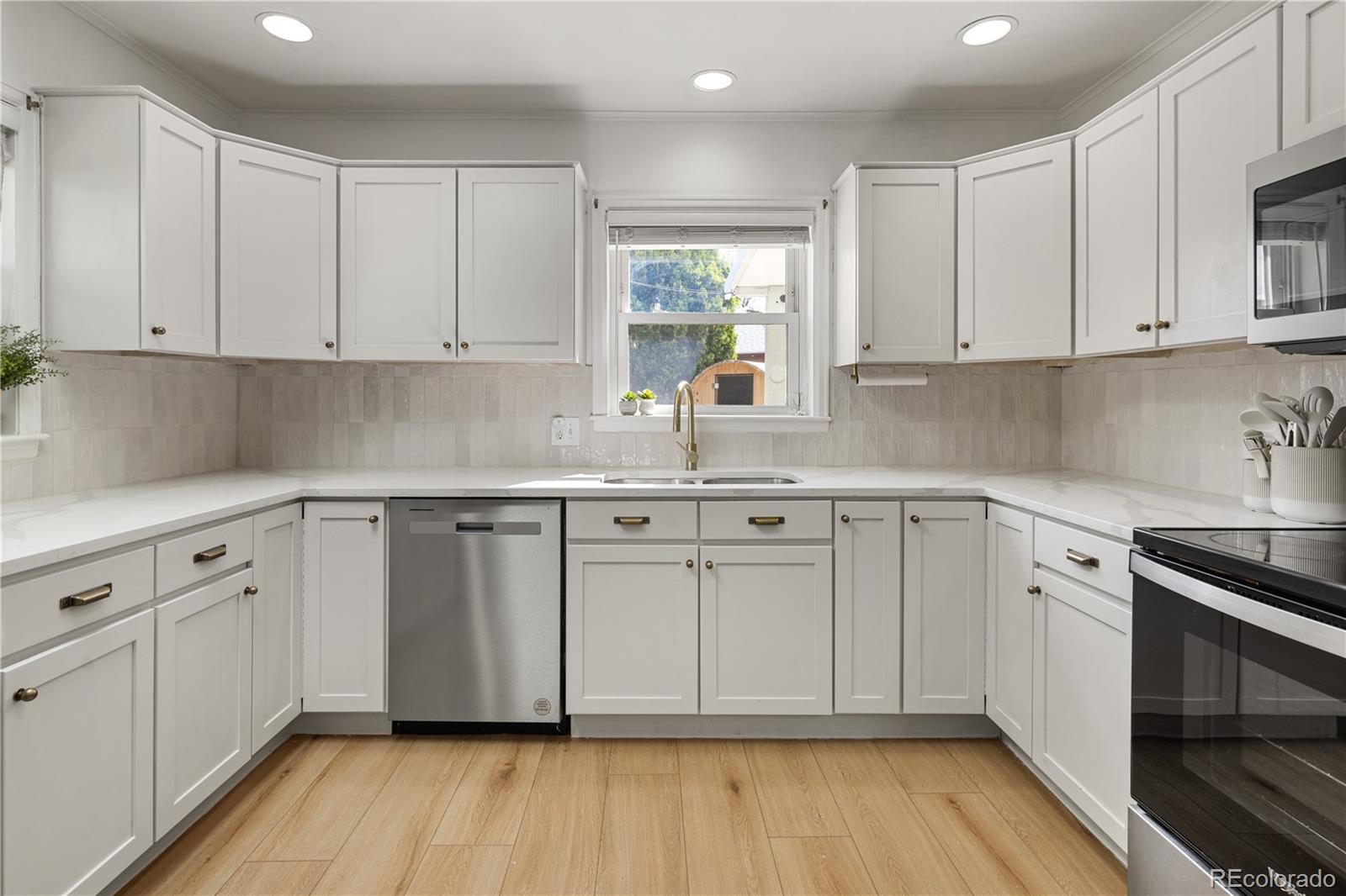 MLS Image #14 for 4567  grove street,denver, Colorado